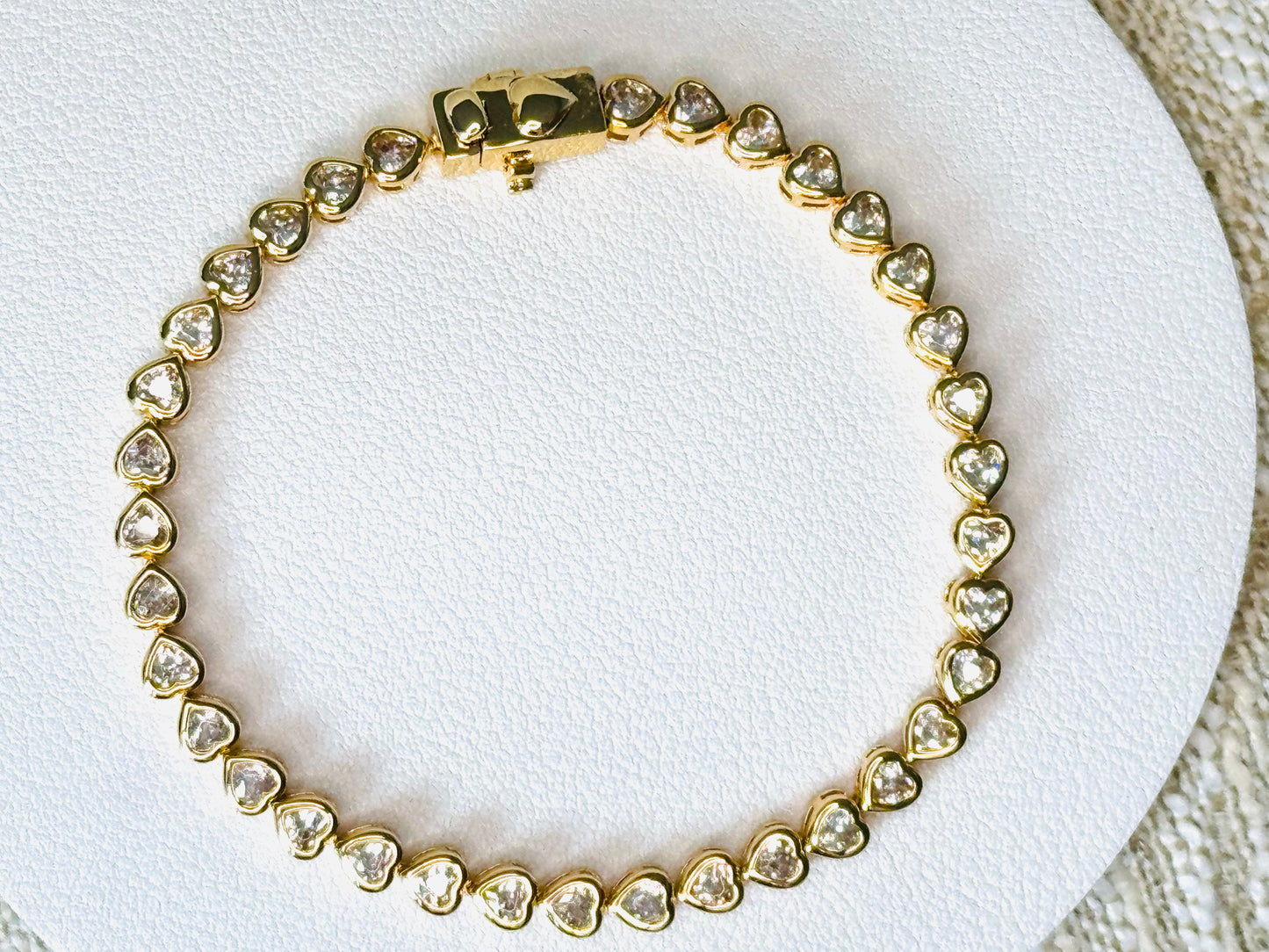 "Tennis Bracelet" Brazalete de Corazones con Piedras "Clear"