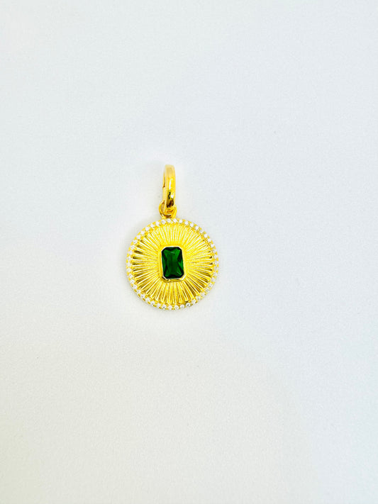 Medalla con Piedra Color Esmeralda