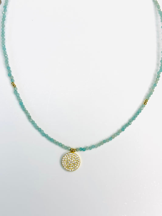 Collar Piedras Turquesa Con Medalla Pave